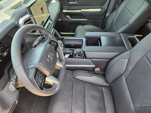Used 2025 Toyota Tundra Platinum AWD/4WD image 15