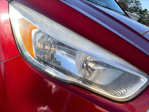 Used 2017 Ford Escape SE image 26