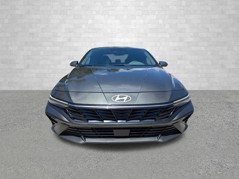 Used 2024 Hyundai Elantra SEL w/ Convenience Package FWD image 6
