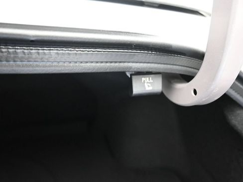 Used 2025 Hyundai Elantra SEL FWD image 47