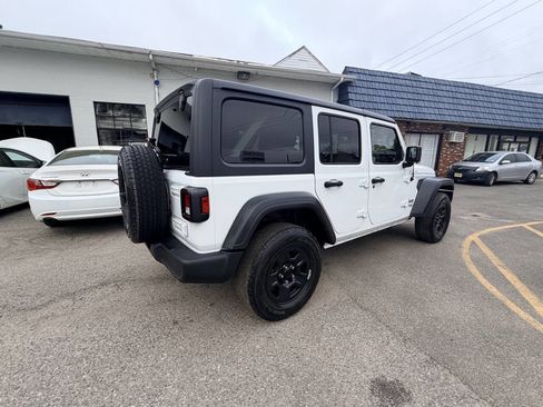Used 2018 Jeep Wrangler Unlimited Sport AWD/4WD image 9