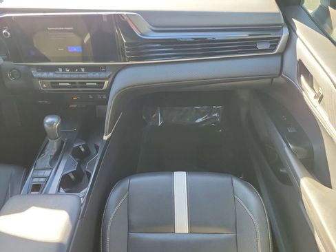 Used 2025 Toyota Camry SE w/ Multimedia Upgrade Package image 14