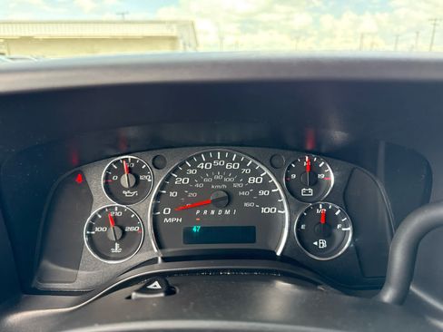 Certified 2024 Chevrolet Express 3500 LT w/ LT Preferred Equipment Group RWD image 14