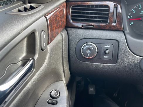 Used 2016 Chevrolet Impala LTZ image 24