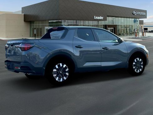 Certified 2025 Hyundai Santa Cruz SE FWD image 8