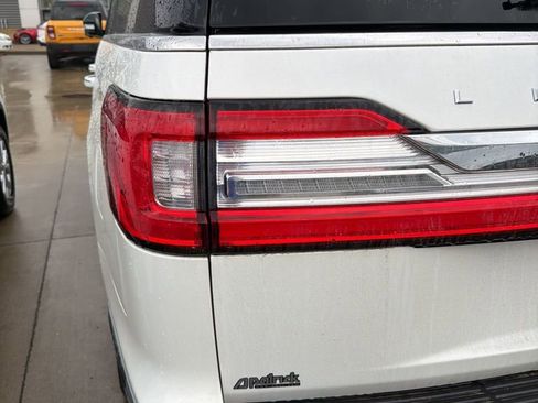 Used 2021 Lincoln Navigator L Reserve w/ Cargo Convenience Package image 18