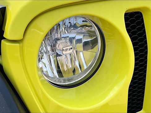 Used 2023 Jeep Wrangler Sport AWD/4WD image 25