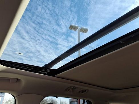 Used 2022 Ford Explorer Platinum w/ Equipment Group 601A image 15