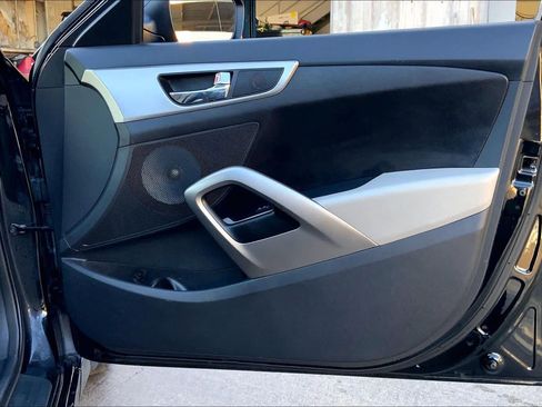 Used 2013 Hyundai Veloster w/Gray Int image 21