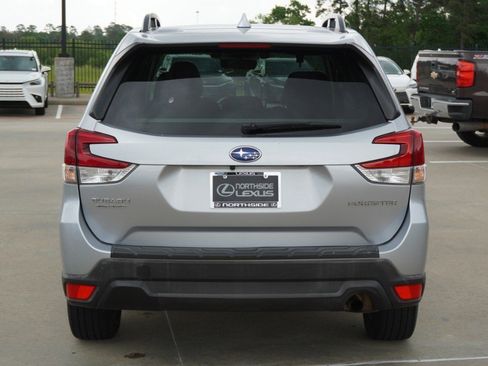 Used 2020 Subaru Forester Premium AWD/4WD image 7