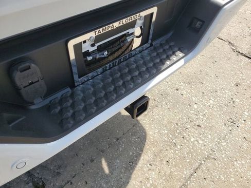 New 2025 GMC Canyon Elevation w/ Convenience Package image 9