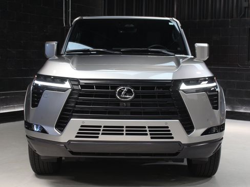 Used 2025 Lexus GX 550 w/ Cold Area Package AWD/4WD image 6