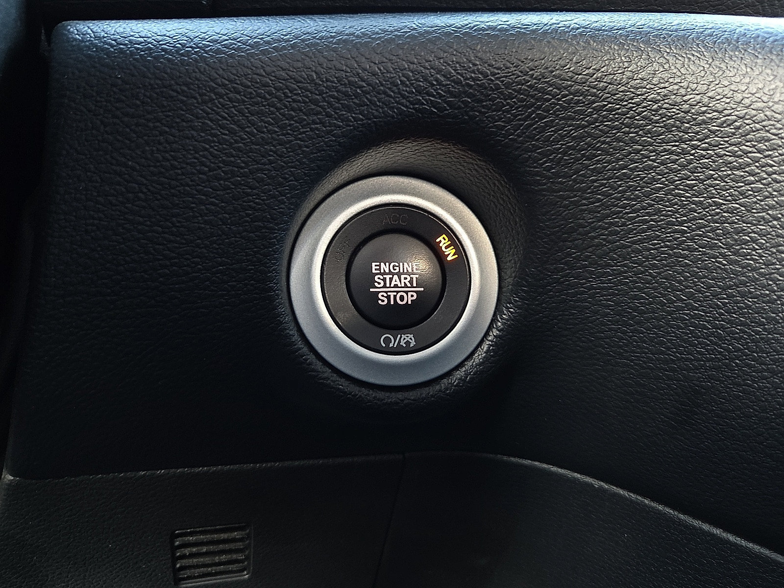 Used 2025 Chrysler Pacifica Select FWD image 19