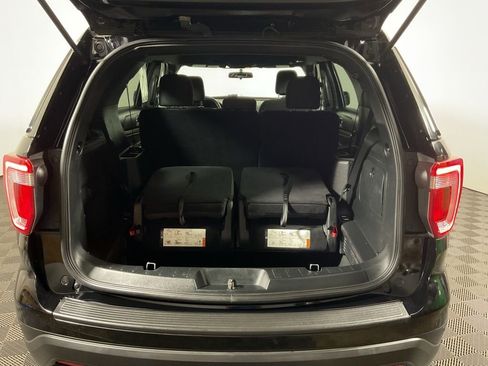 Used 2018 Ford Explorer XLT AWD/4WD image 16