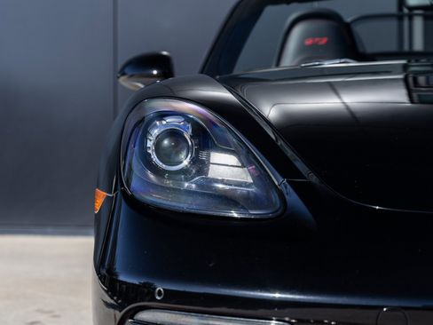 Certified 2019 Porsche 718 Boxster GTS image 18