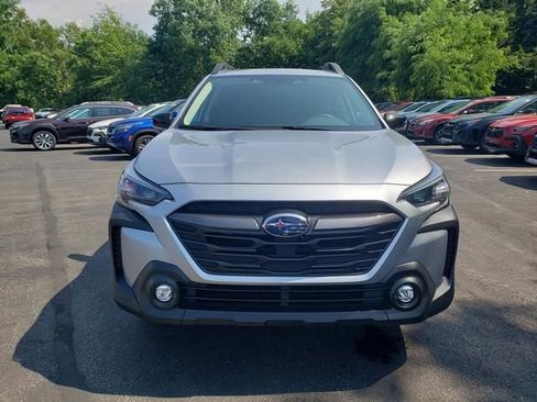 Used 2025 Subaru Outback Premium image 9