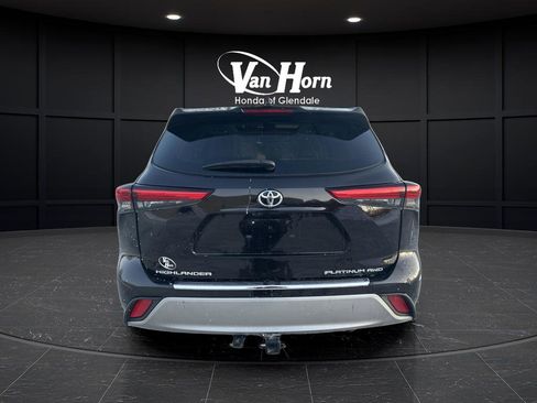 Used 2020 Toyota Highlander Platinum image 14