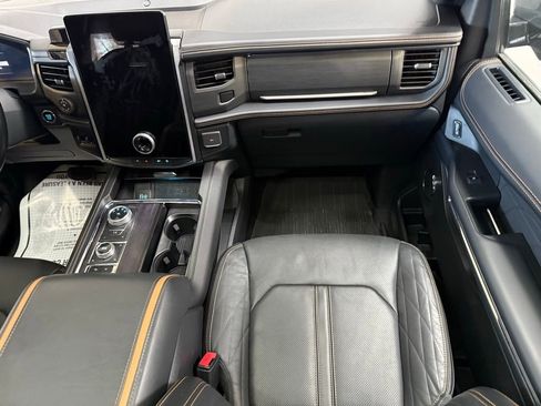 Certified 2023 Ford Expedition Platinum image 60