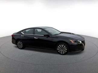 Used 2025 Nissan Altima 2.5 SV video 2