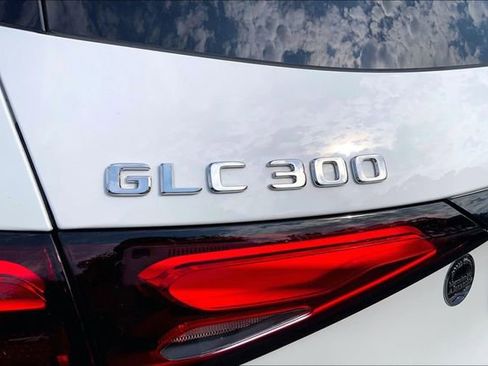 Used 2026 Mercedes-Benz GLC 300 4MATIC image 8