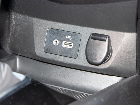 Used 2019 Nissan Rogue SV image 24