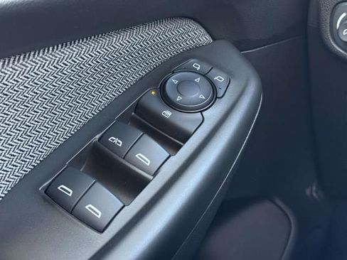 Used 2025 Chevrolet TrailBlazer LT image 16