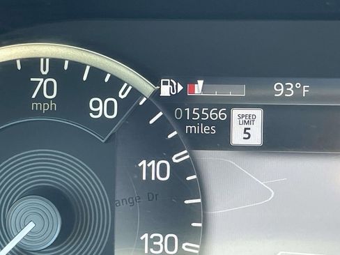 Used 2023 Land Rover Defender 110 S AWD/4WD image 39
