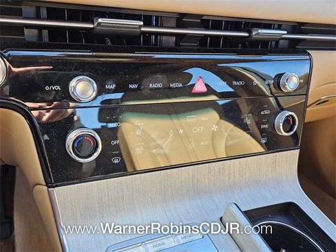 Used 2025 Genesis G80 2.5T Advanced image 22