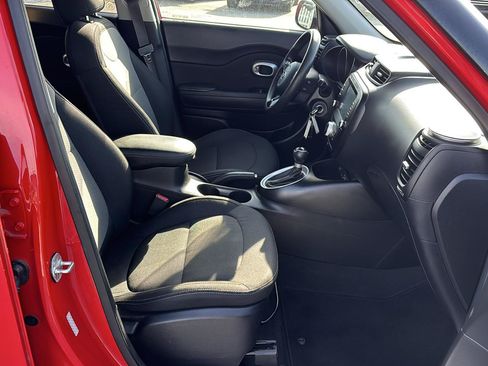 Used 2018 Kia Soul + FWD image 23