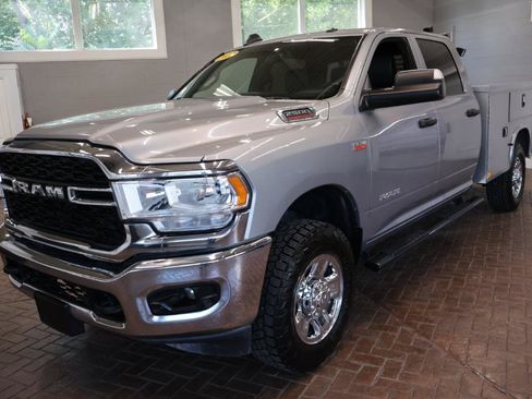 Used 2022 RAM 2500 Tradesman w/ Chrome Appearance Group AWD/4WD image 3