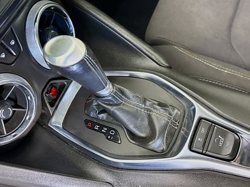 Used 2020 Chevrolet Camaro LT image 21