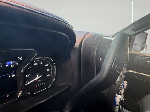 Certified 2020 GMC Sierra 2500 AT4 w/ AT4 Premium Package image 25