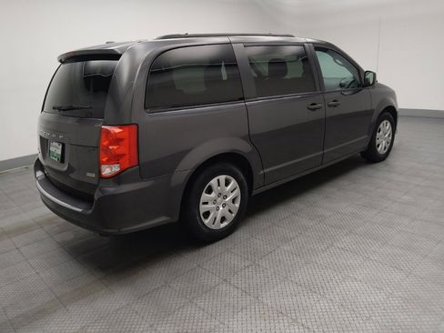Used 2019 Dodge Grand Caravan SE w/ UConnect Hands-Free Group FWD image 10