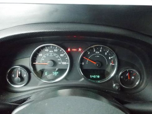 Used 2012 Jeep Wrangler Unlimited Sport AWD/4WD image 15