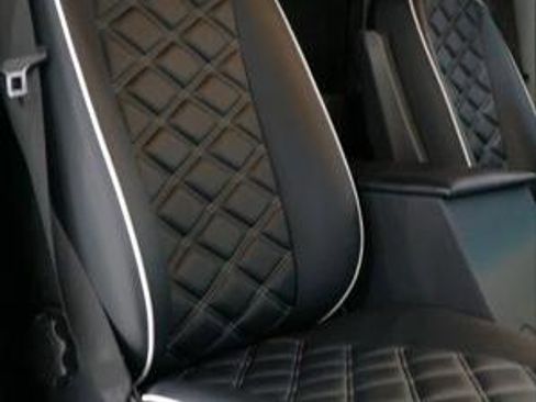 Used 2015 Mercedes-Benz Sprinter 2500 image 24