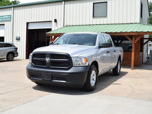 Used 2017 RAM 1500 Tradesman w/ Popular Equipment Group RWD image 5