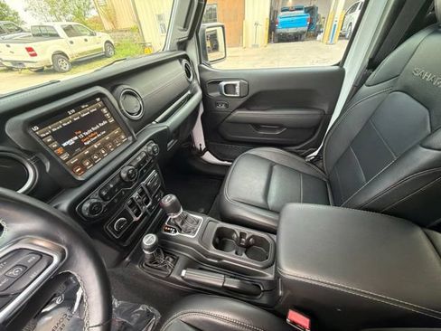 Used 2023 Jeep Wrangler Unlimited Sahara w/ Cold Weather Group AWD/4WD image 22