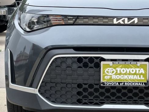 Used 2025 Kia Soul LX FWD image 7