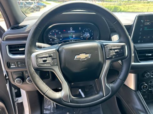 Used 2024 Chevrolet Suburban LT RWD image 14