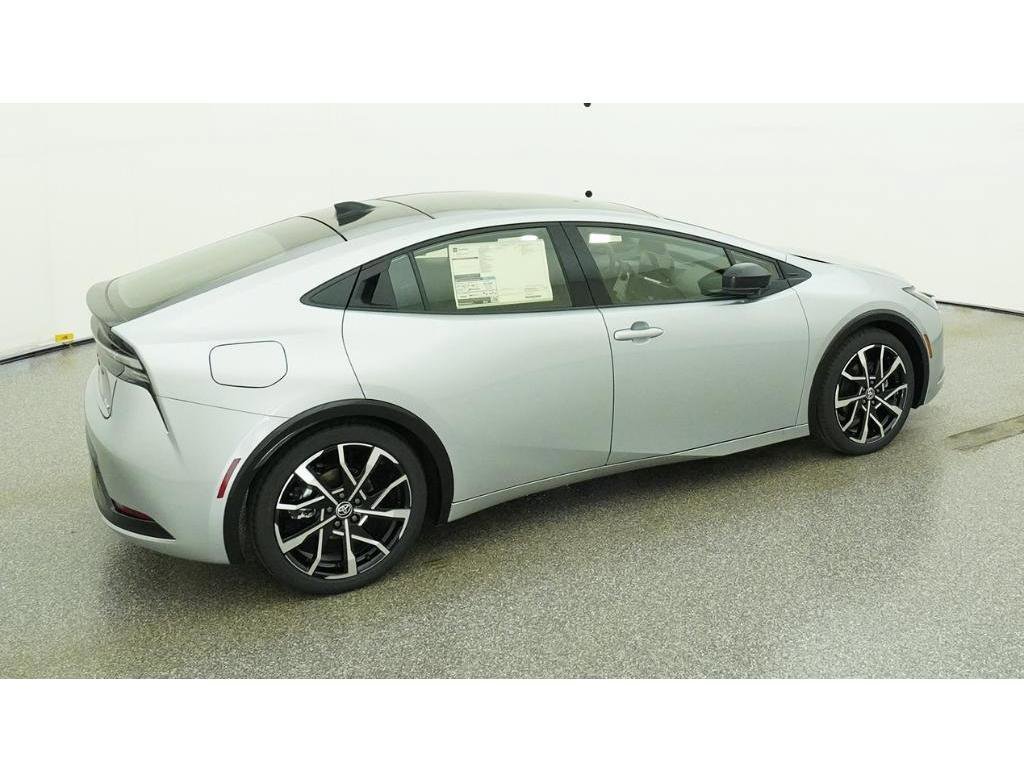 New 2026 Toyota Prius Plug-In Hybrid FWD image 10