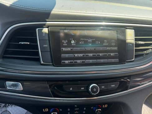Used 2019 Buick Enclave Essence AWD/4WD image 19