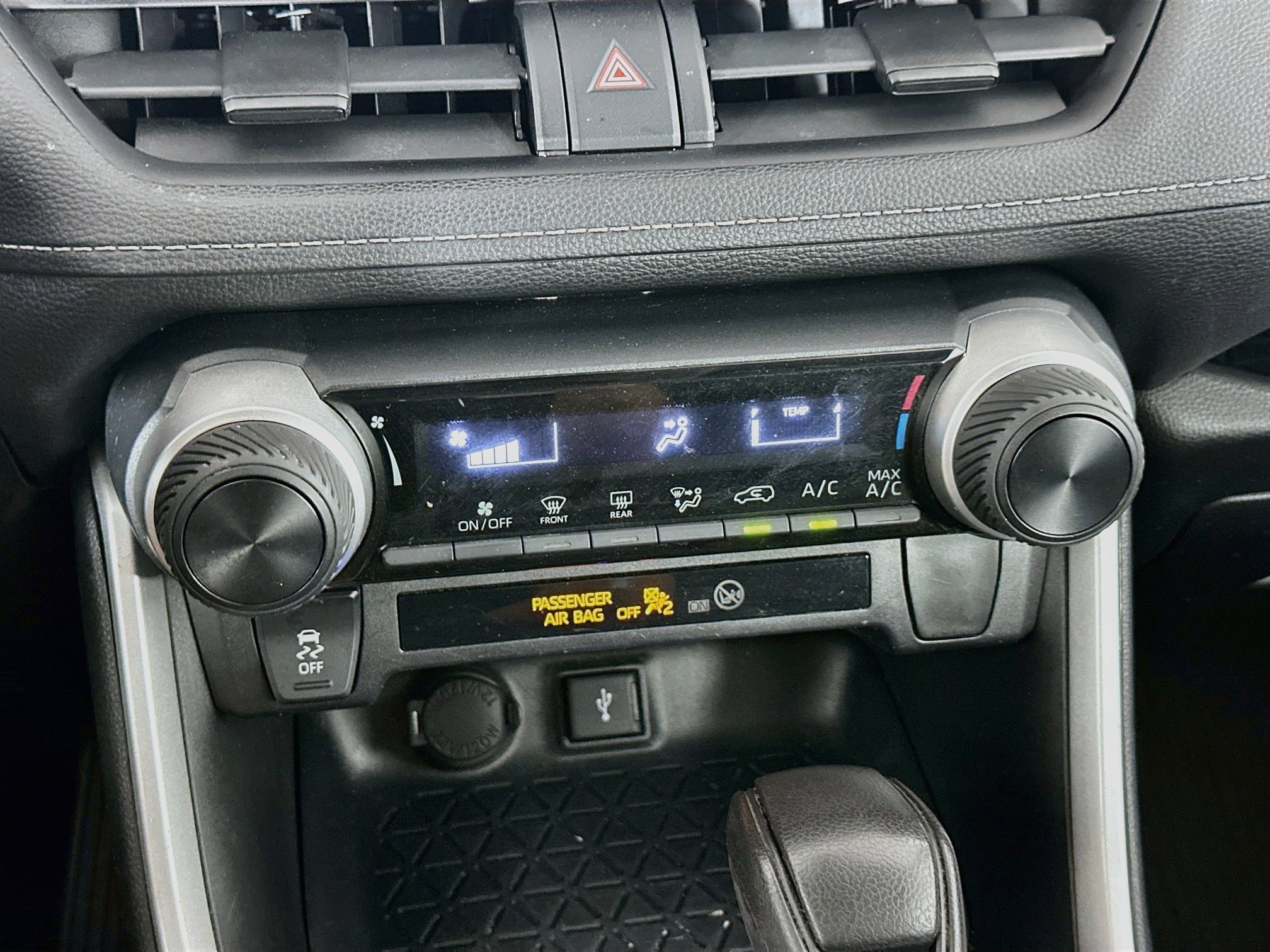 Used 2021 Toyota RAV4 LE FWD image 23