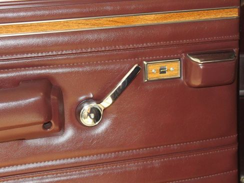 Used 1989 Jeep Grand Wagoneer image 91