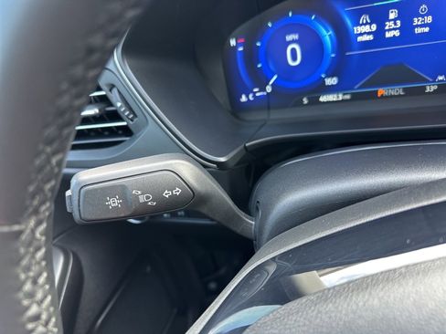 Used 2022 Ford Escape SEL w/ Technology Package image 47