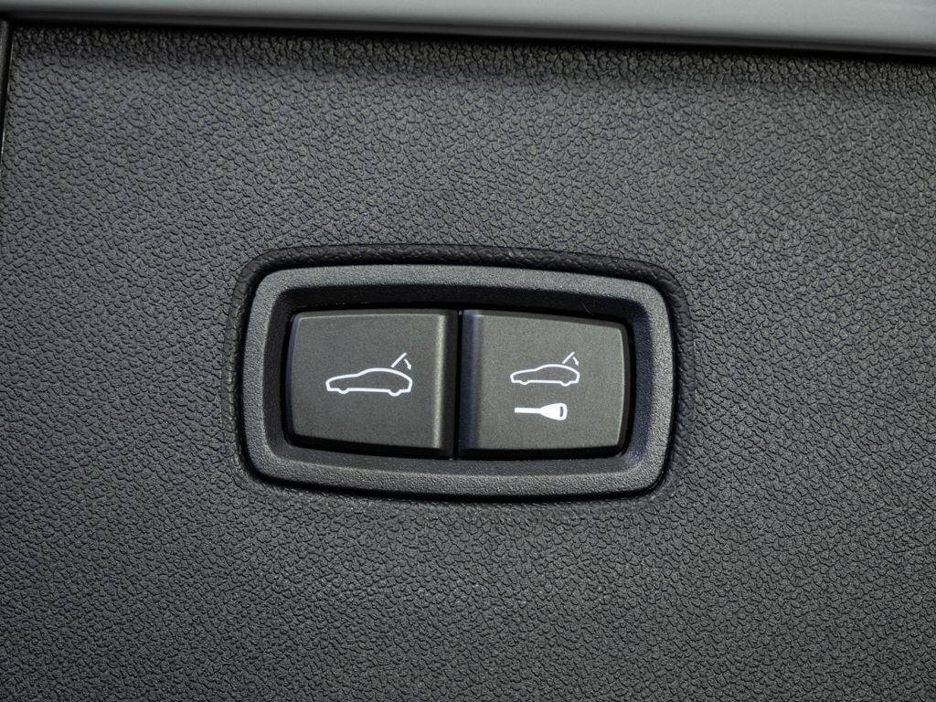 Used 2026 Porsche Cayenne AWD/4WD image 32