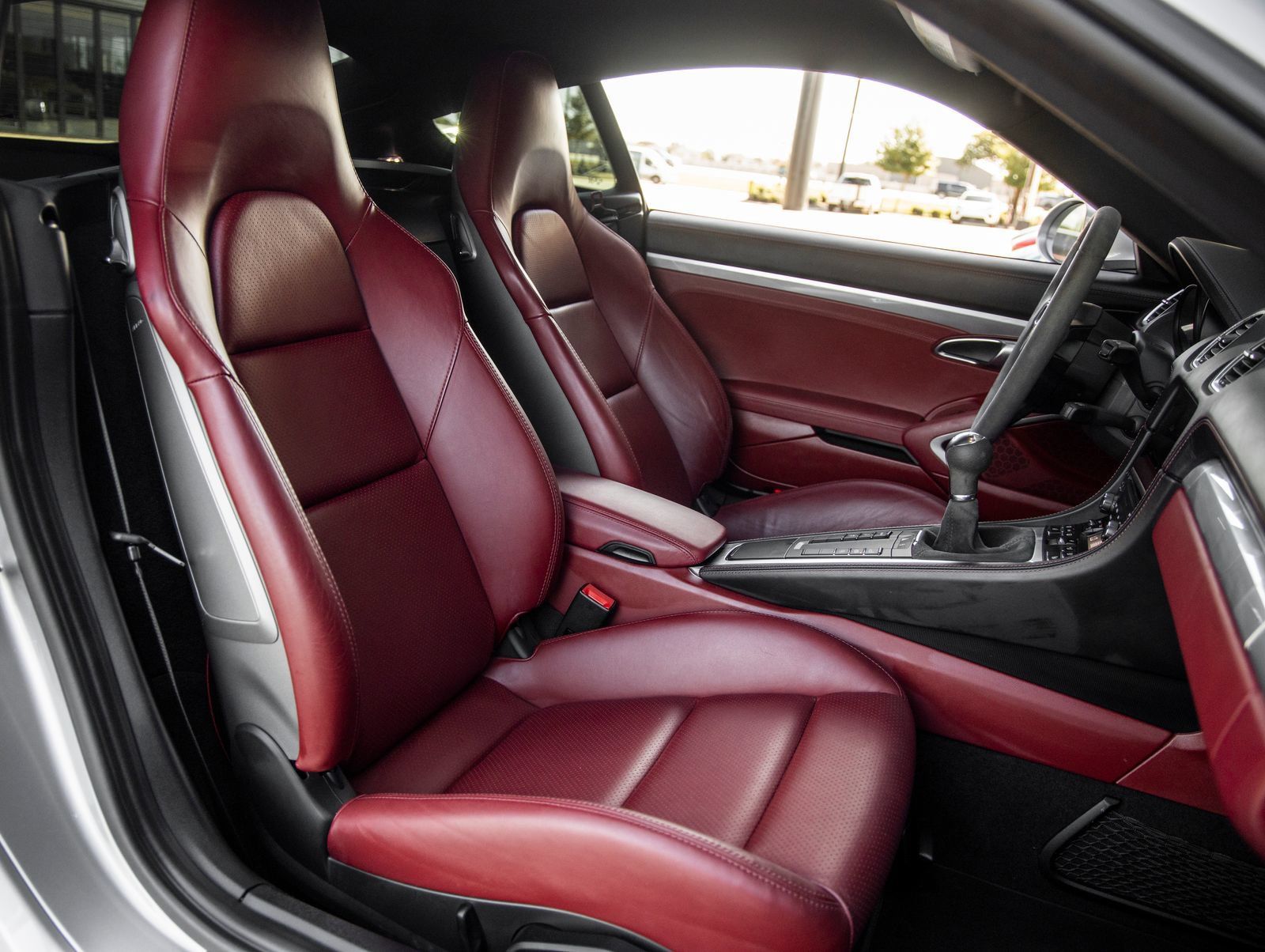 Certified 2019 Porsche 718 Cayman RWD image 35