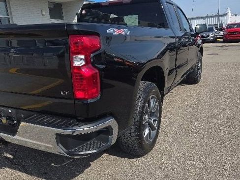 Used 2024 Chevrolet Silverado 1500 LT AWD/4WD image 3