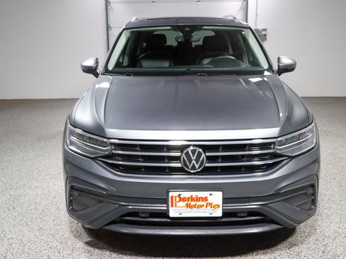 Used 2023 Volkswagen Tiguan SE FWD image 4