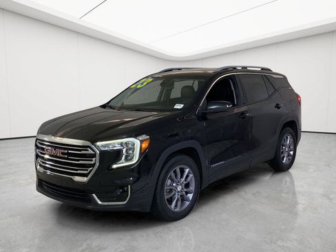 Used 2023 GMC Terrain SLT w/ LPO, Floor Liner Package FWD image 6