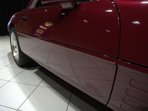 Used 1993 Chevrolet Corvette Coupe RWD image 28